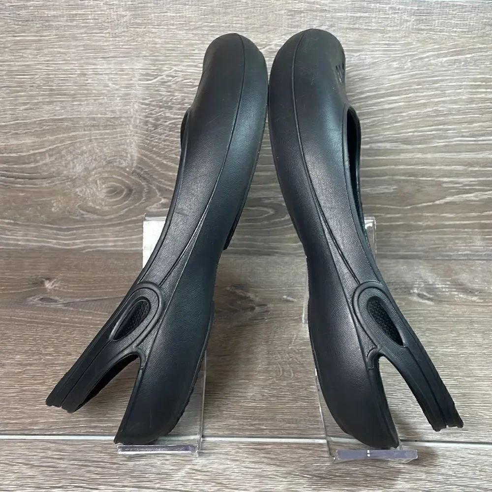 Crocs Thea Slingback Slip On Women’s Size 9 Black Rubber Sandals